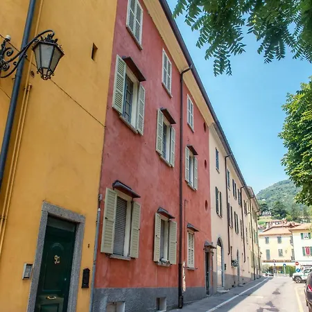 Sunny アパート チェルノッビオ